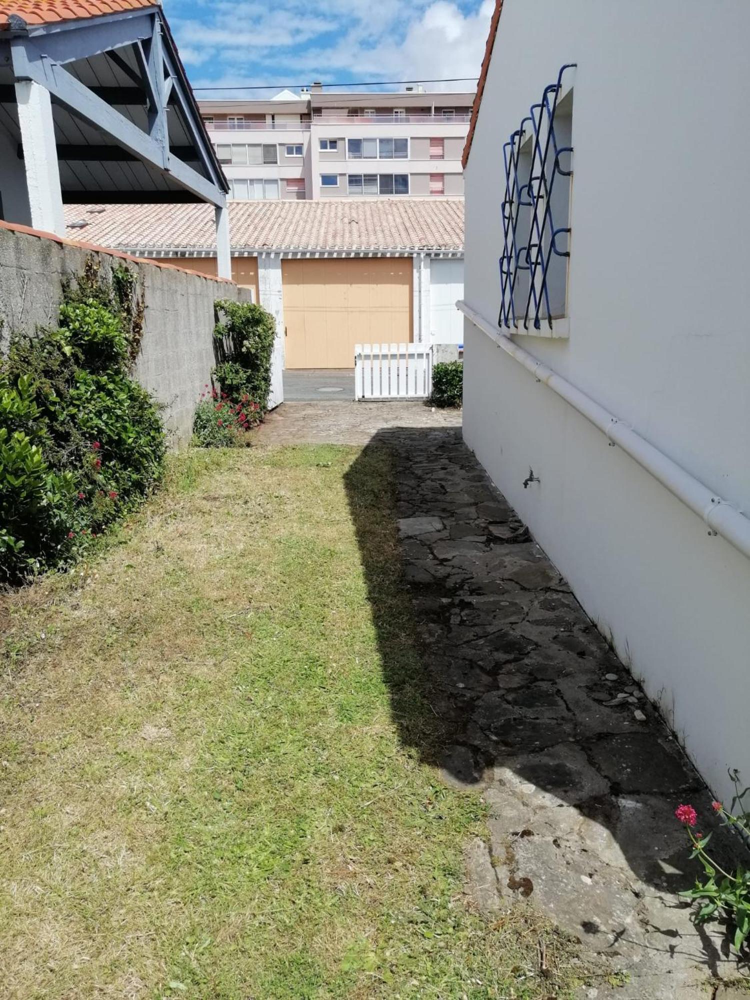 Maison Deux Chambres Avec Jardin A 100M De L'Ocean Les Sables-dʼOlonne Esterno foto